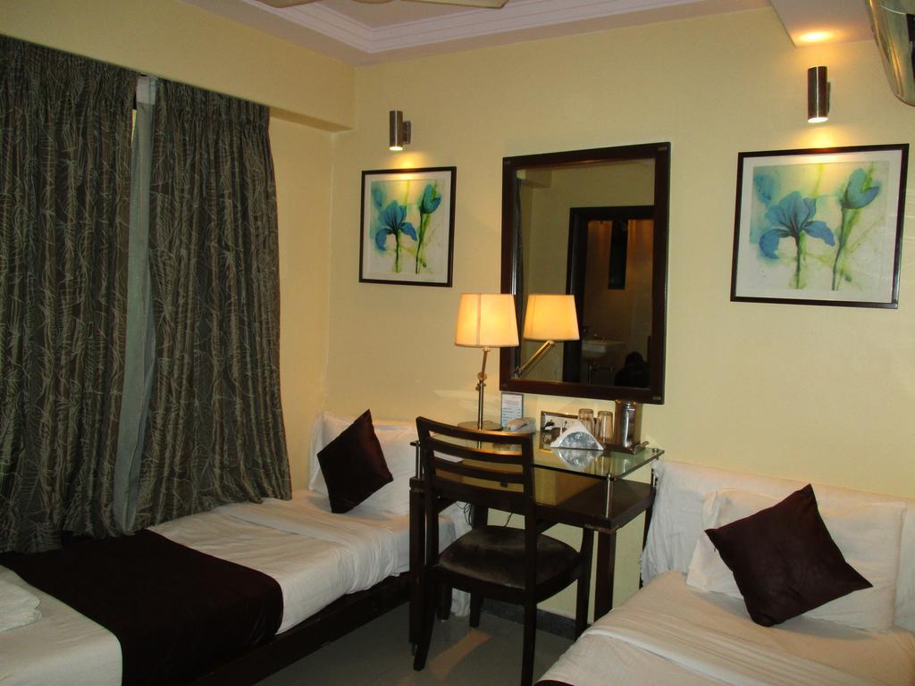 Hotel Sapna Marine Мумбаї Екстер'єр фото