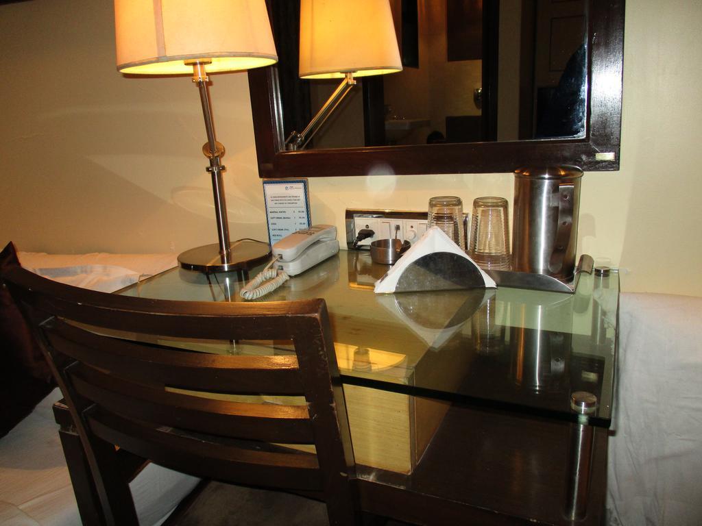 Hotel Sapna Marine Мумбаї Екстер'єр фото