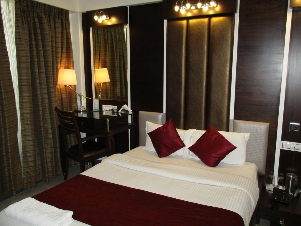 Hotel Sapna Marine Мумбаї Екстер'єр фото