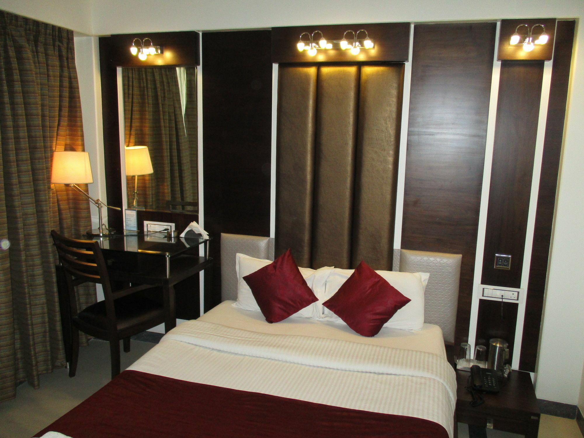 Hotel Sapna Marine Мумбаї Екстер'єр фото