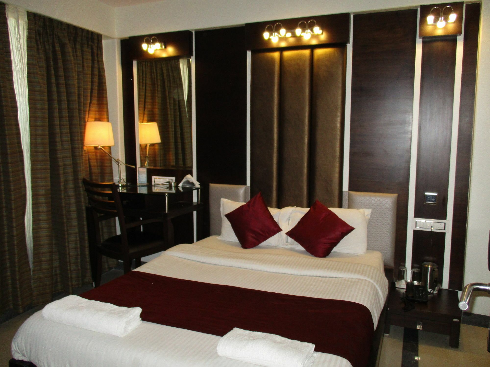 Hotel Sapna Marine Мумбаї Екстер'єр фото