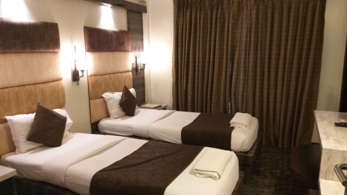 Hotel Sapna Marine Мумбаї Екстер'єр фото